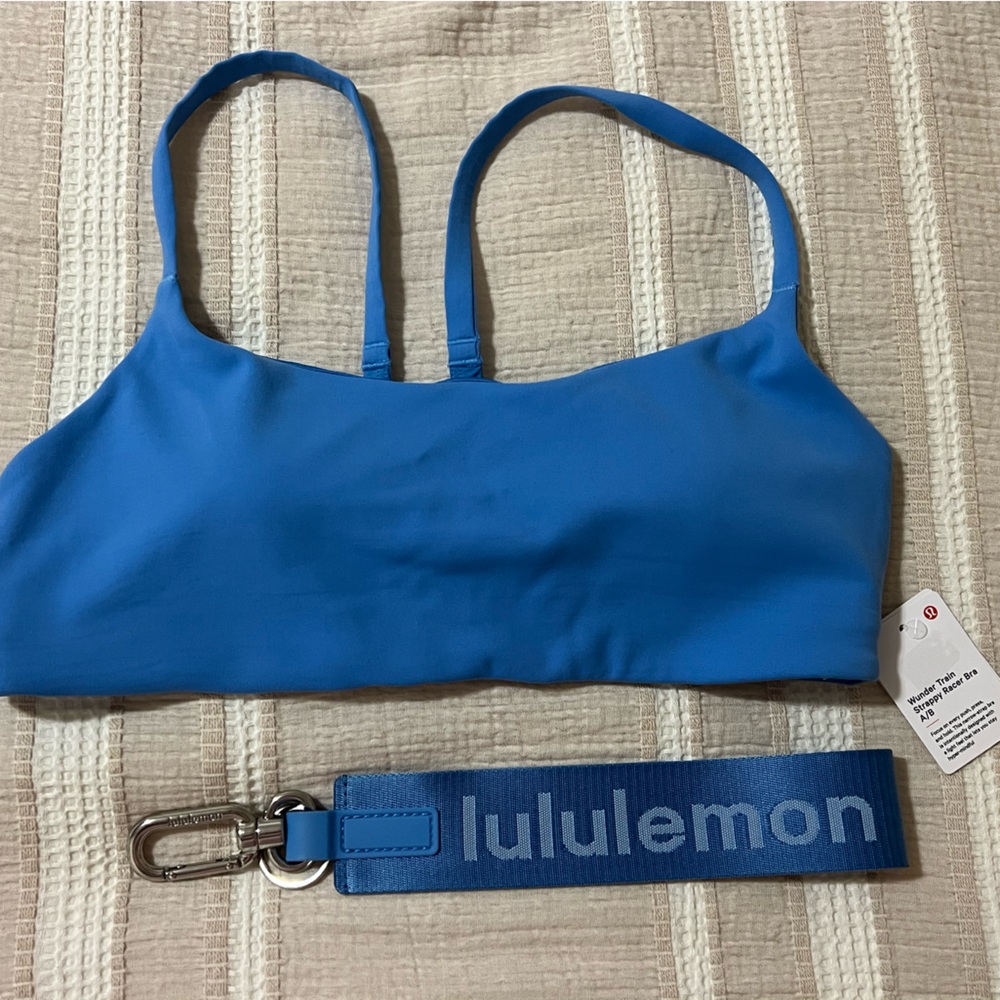 NWT Lululemon wunder train strapy racerback bra size 10 never lost keychain